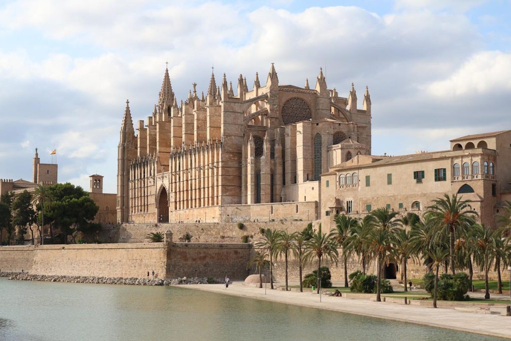 Palma de Mallorca, kada ići, što vidjeti i gdje se smjestiti