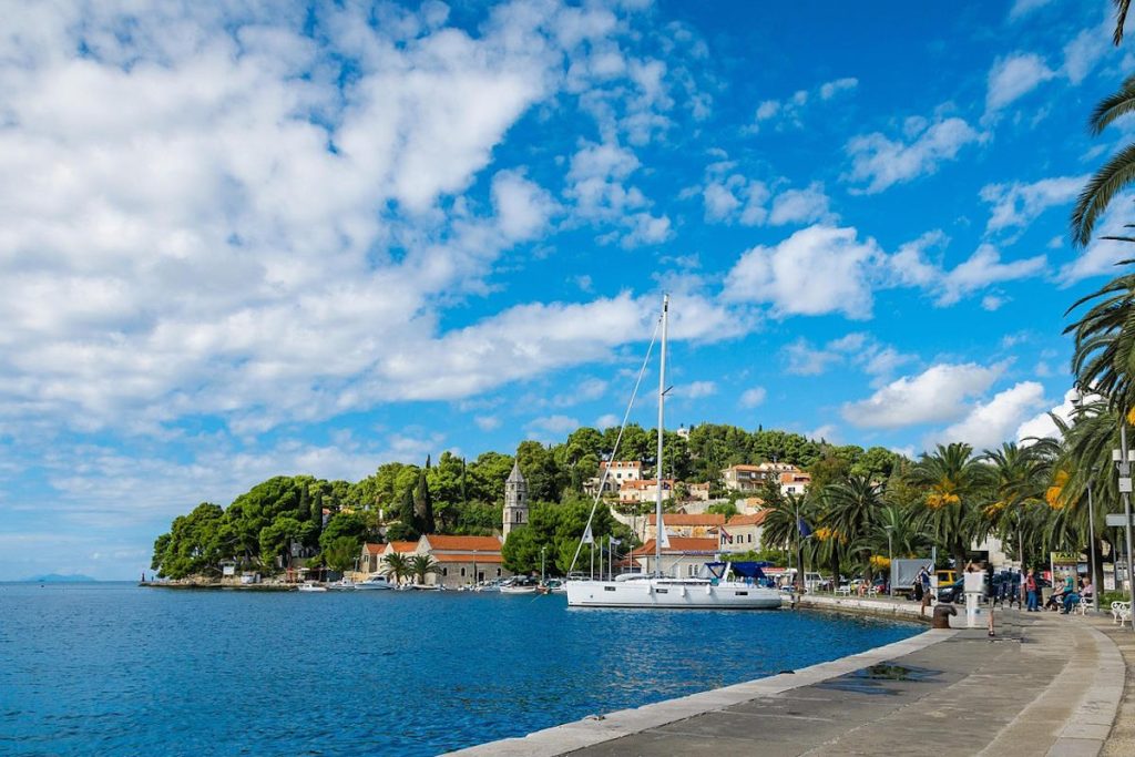 Cavtat je savršen za obiteljski odmor: obiteljske aktivnosti, gdje odsjesti i najbolje plaže u Cavtatu