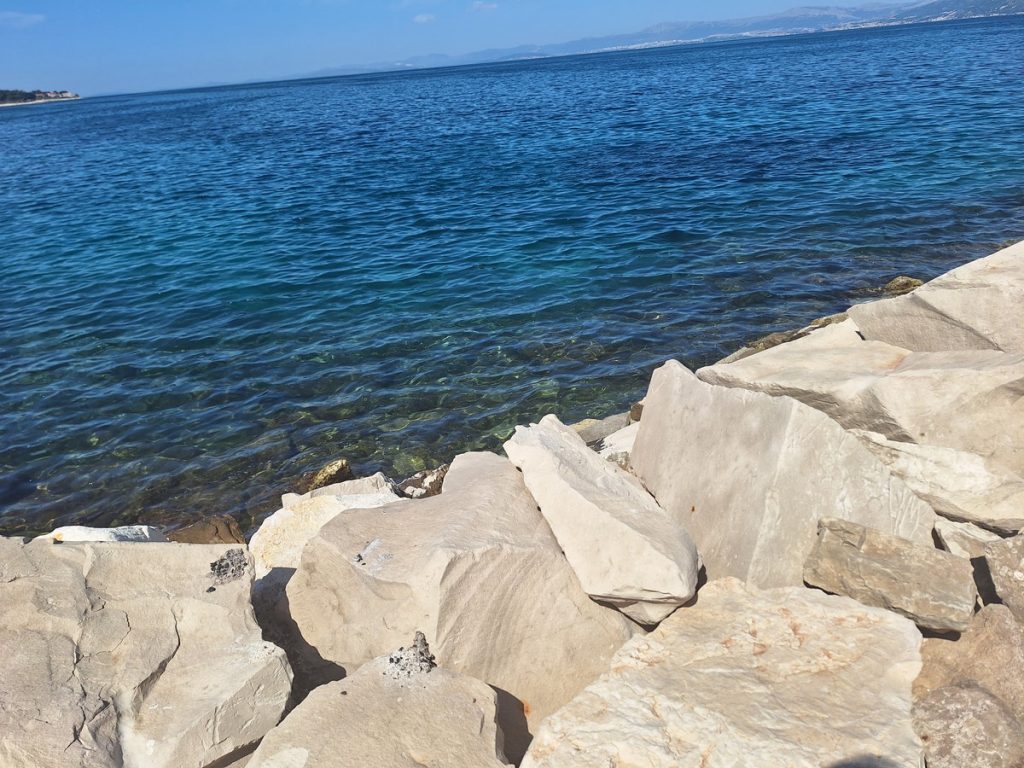 Što vidjeti u Postiri, kada putovati u Postiru, Plaže Postira