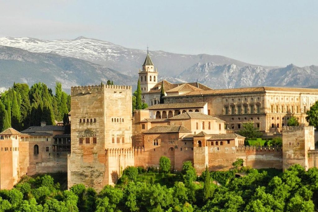 Granada kada ići, što vidjeti i gdje se smjestiti - Alhambra