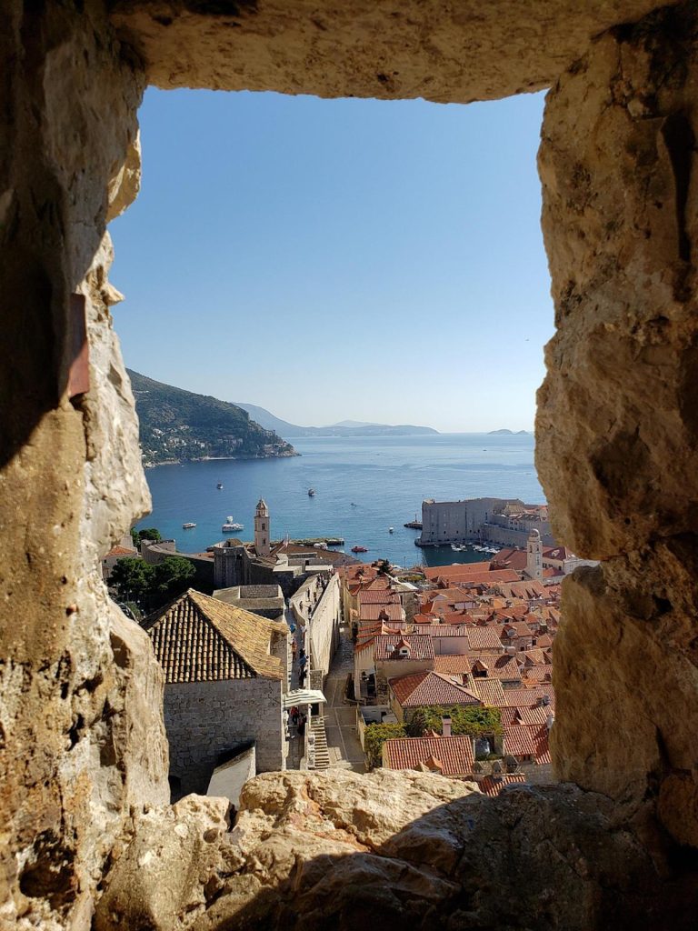 Istražite drevne gradske zidine Dubrovnika, po čemu su posebne i savjeti kako se organizirati