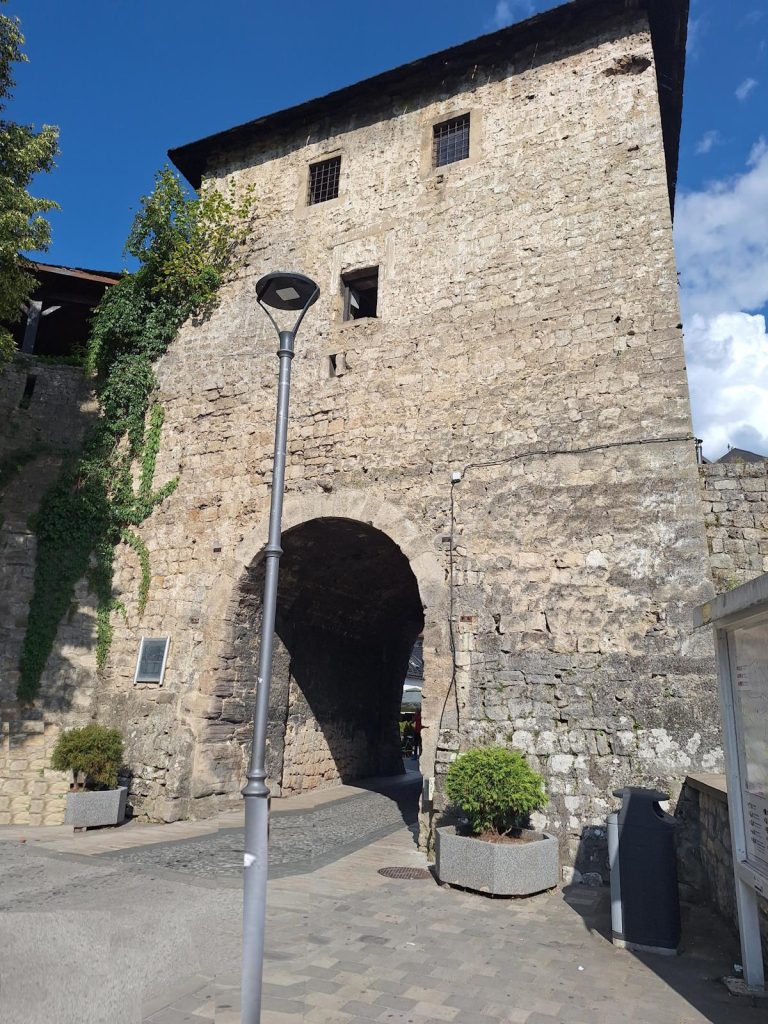 Stari grad Jajce (Bosna) -Travnička kapija
