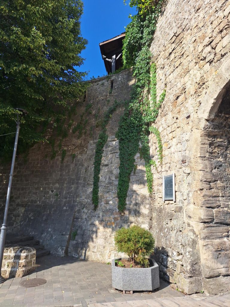 Stari grad Jajce (Bosna) -Travnička kapija