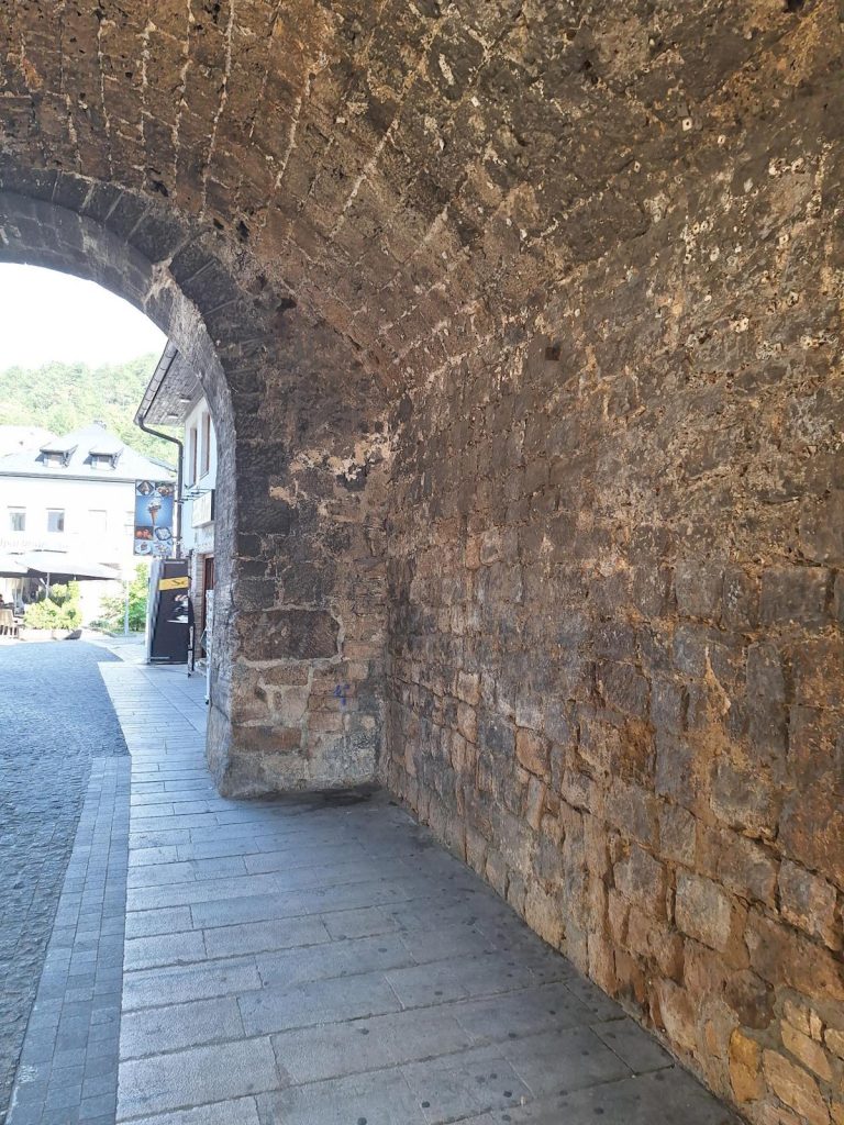 Stari grad Jajce (Bosna) -Travnička kapija